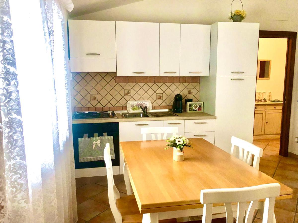 אולביה Presso La Maison De Gioel Usufruirai Di Un Appartamento Indipendente Dotato Di Uso Cucina E Lavatrice Arredato In Maniera Funzionale Situato In Ottima Posizione Vicino A Supermercati Caffetterie Pasticcerie Bar Pizzerie E Tanti Altri Servizi מראה חיצוני תמונה